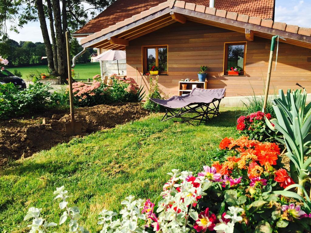 Gite Les Cigognes Orchamps-Vennes Rom bilde