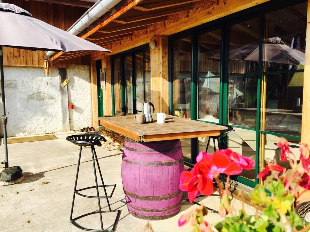 Gite Les Cigognes Orchamps-Vennes Rom bilde